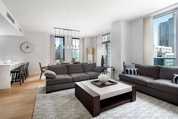 1st image of 360 E 89th St #8A