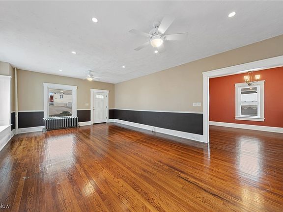 3rd image of 1510 Garden Dr