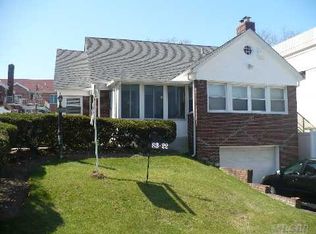 8322 188th St, Jamaica, NY 11423