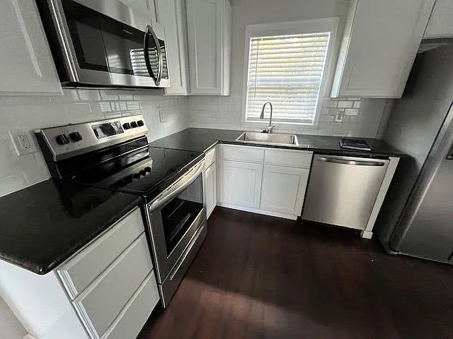334 21st Ave S #6 — Photo 7