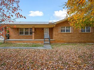 2211 Blue Springs Rd, Sparta, TN 38583