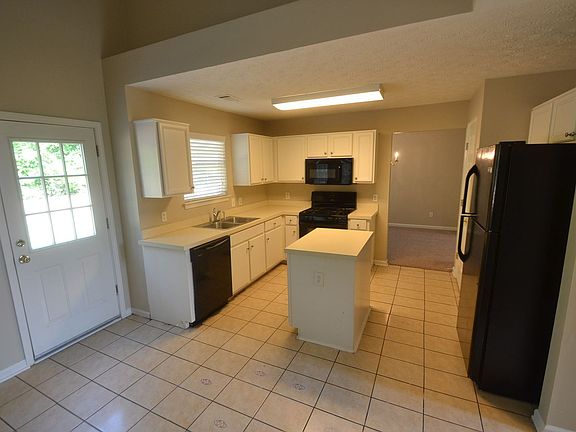 5th image of 3669 Woodyhill Dr