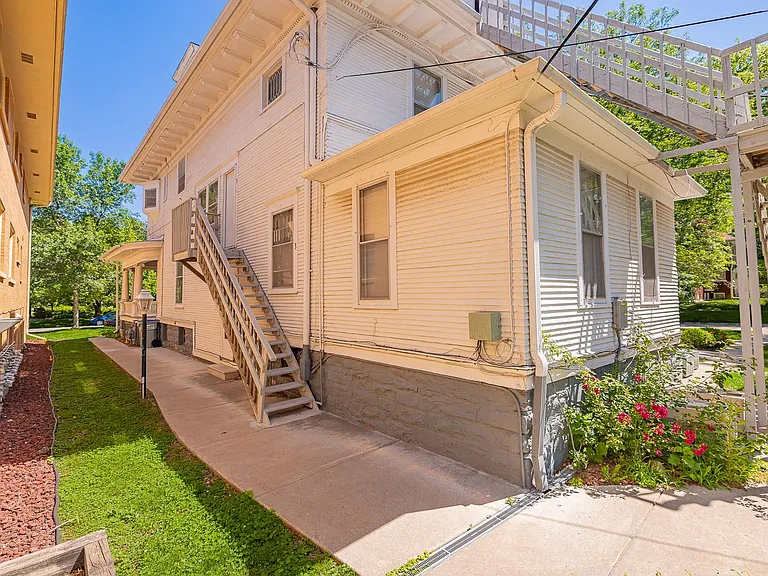 1745 E St #4 — Photo 23