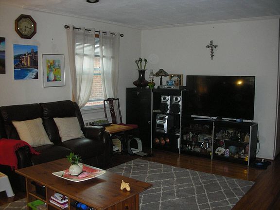 4th image of 8136 255th St
