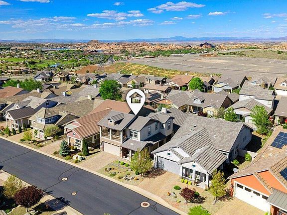 4th image of 2212 E Calgary Drive