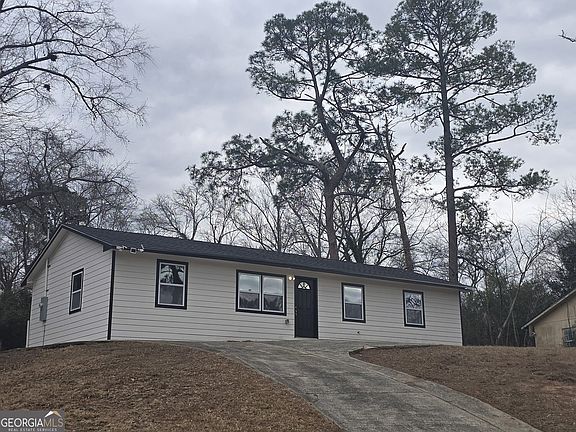 2nd image of 4370 Ashland Dr