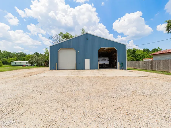 774A Wild Cherry Ln, Breaux Bridge, LA 70517