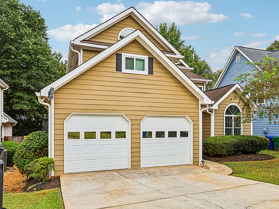 3rd image of 2845 Ashwood Pl