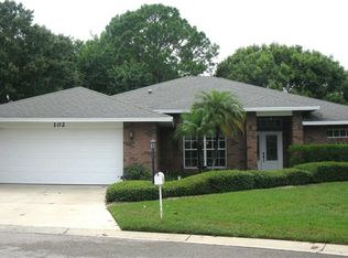 102 Hillside Ct, Winter Haven, FL 33884