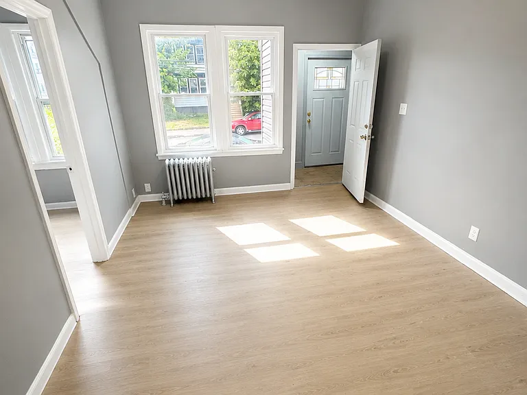 192 Mapes Ave #1 — Photo 8