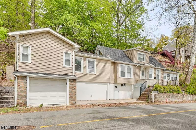 1st image of 86 Pine Brook Rd