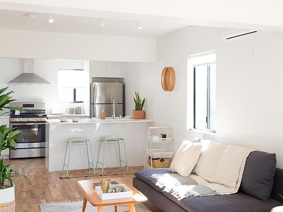 4th image of 1700 Kearney St #1706