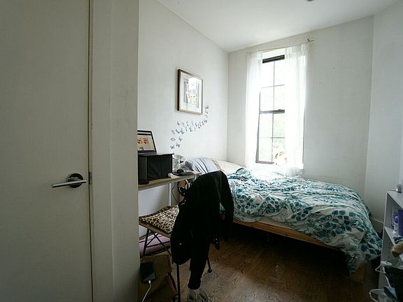4th image of 26 Irving Ave #3B