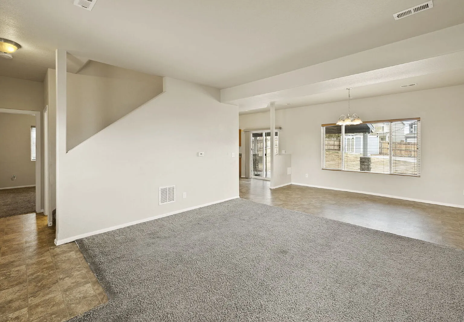 4 bed, 3.0 bath, 2188 sqft, $2,300 — Photo 3