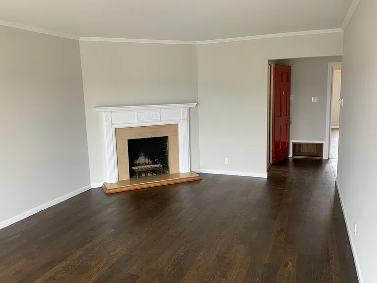 2929 Irving St — Photo 2