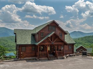 3059 Hickory Lodge Dr, Sevierville, TN 37862