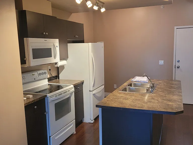 73 Erin Woods Ct SE — Photo 2