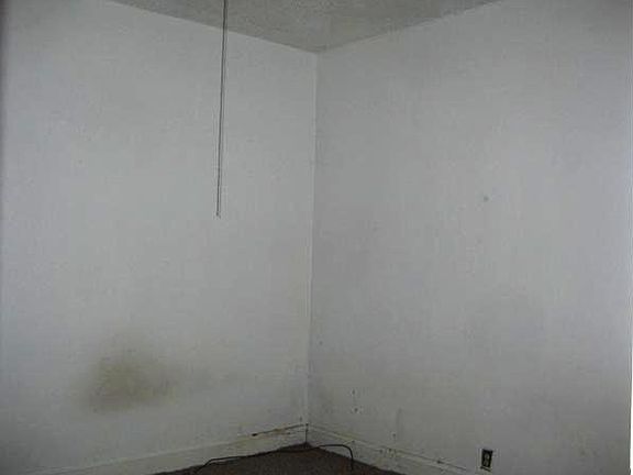 3rd image of 1033 Lowry Ave NE