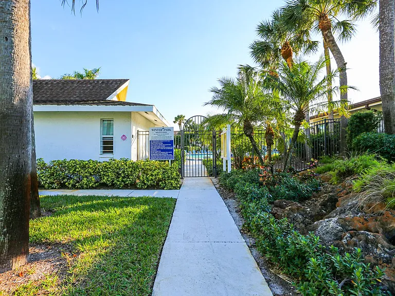 4030 Northlight Dr — Photo 49