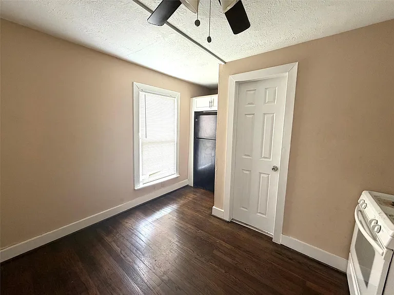 7018 Avenue F #1 — Photo 5