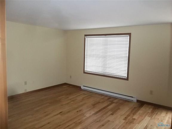 5th image of 211 W Willow St