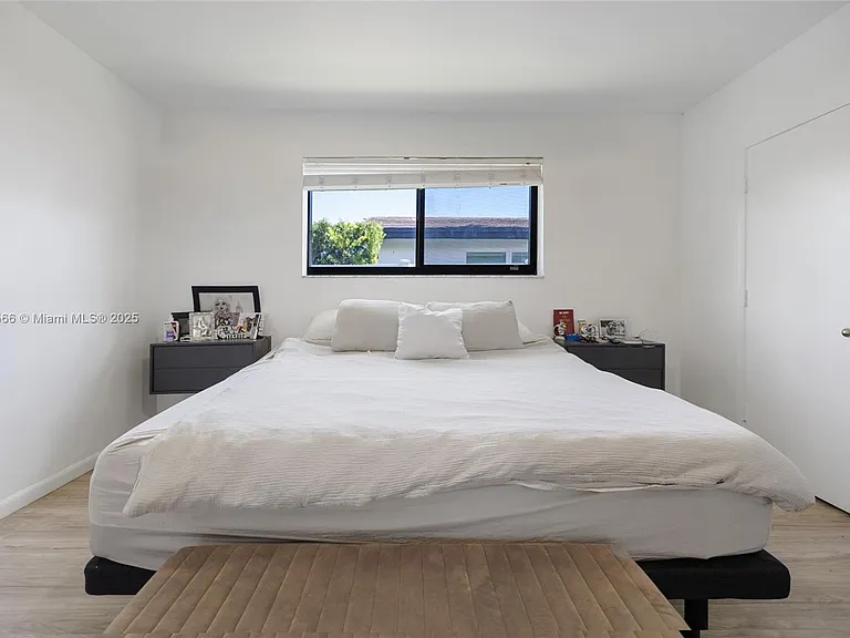 20375 NE 22nd Pl — Photo 30