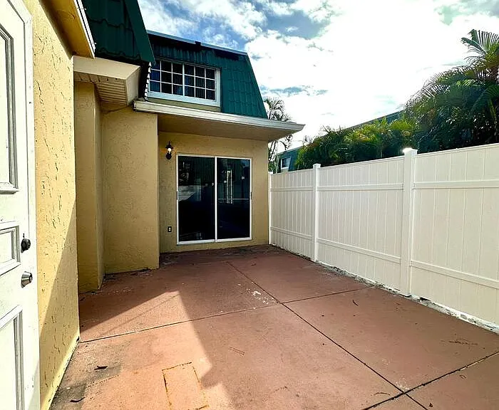 5826 Whiting Ct — Photo 26