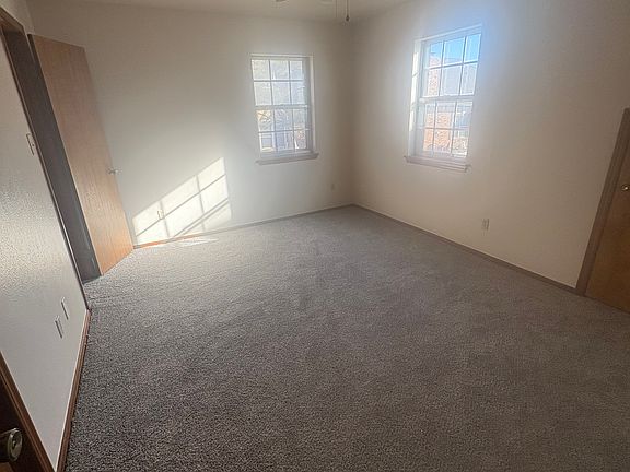 3rd image of 4508 NE Arlington Ave