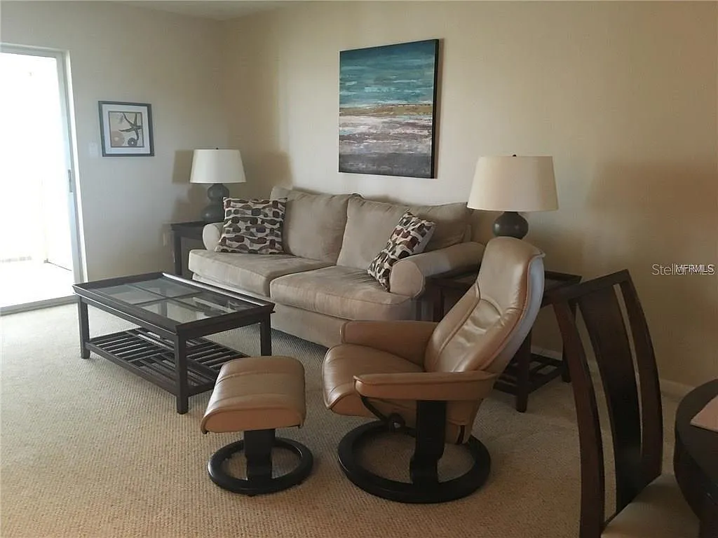 2 bed, 2.0 bath, 1029 sqft, $2,495 — Photo 2