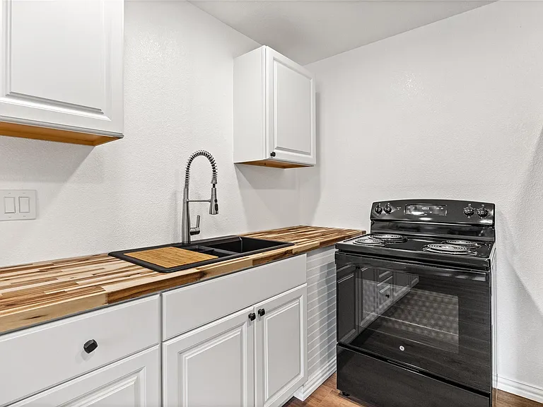 28096 Seven Sisters Rd #C — Photo 5