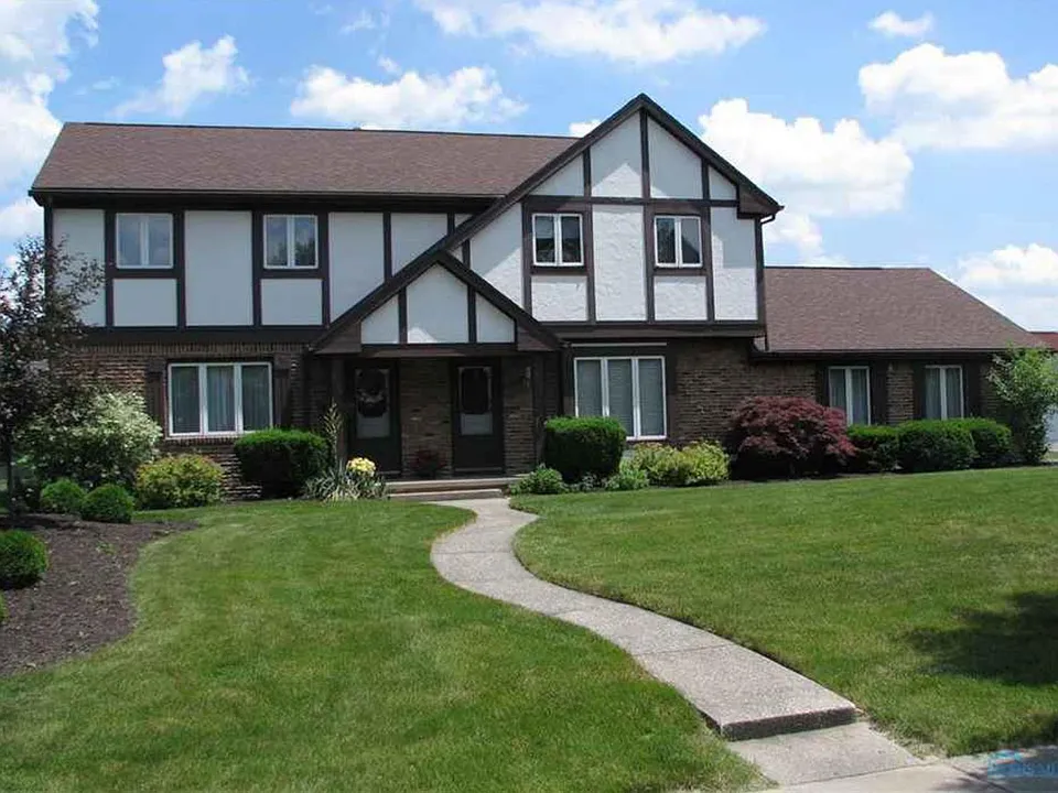 5618 Cresthaven Ln