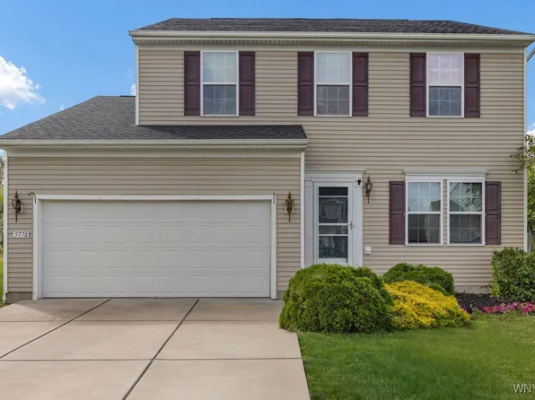 5778 Willow Creek Ln, Sanborn, NY 14132