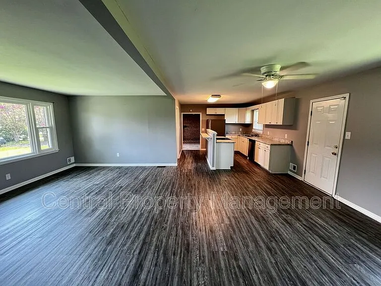 104 Madison Cir — Photo 6