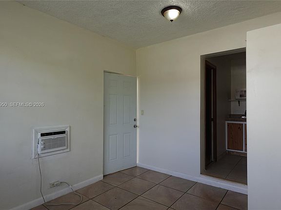 5th image of 11262 SW 74th St
