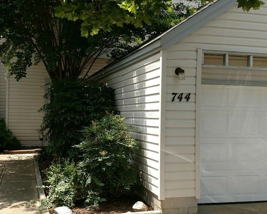 1st image of 744 Hecate Dr