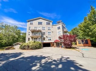 476 Main St #1, Mahone Bay, NS B0J 2E0