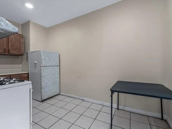 144-44 Sanford Avenue image 8 of 14