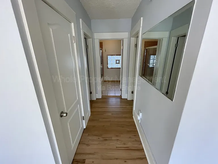 4909 Beach Ct — Photo 24