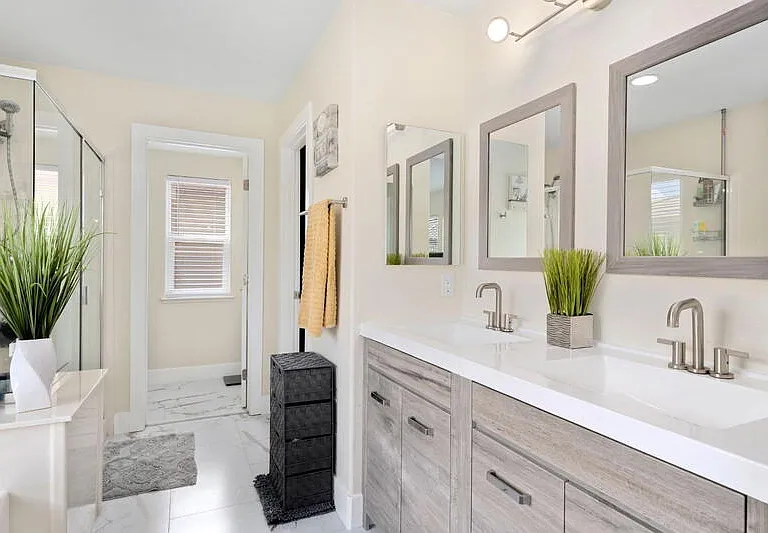 660 Greg Thatch Cir #4 — Photo 3