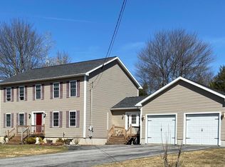 15 Liberty Ave, Hampden, ME 04444