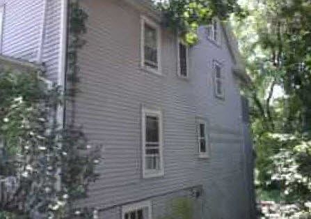 4th image of 353 Main St