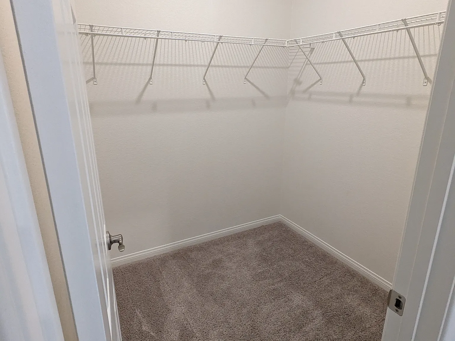4 bed, 2209 sqft, $900 — Photo 1