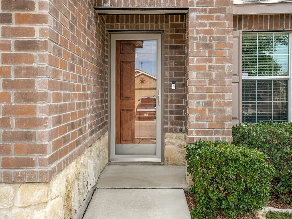 3 bed, 1703 sqft, $1,850 — Photo 2