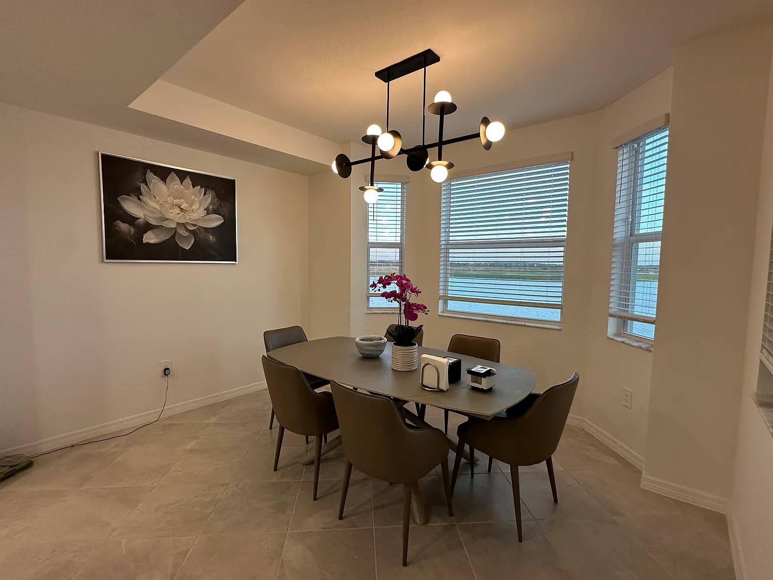 2 bed, 1154 sqft, $2,280 — Photo 4
