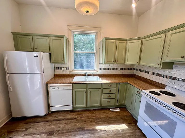 2628 State St — Photo 2