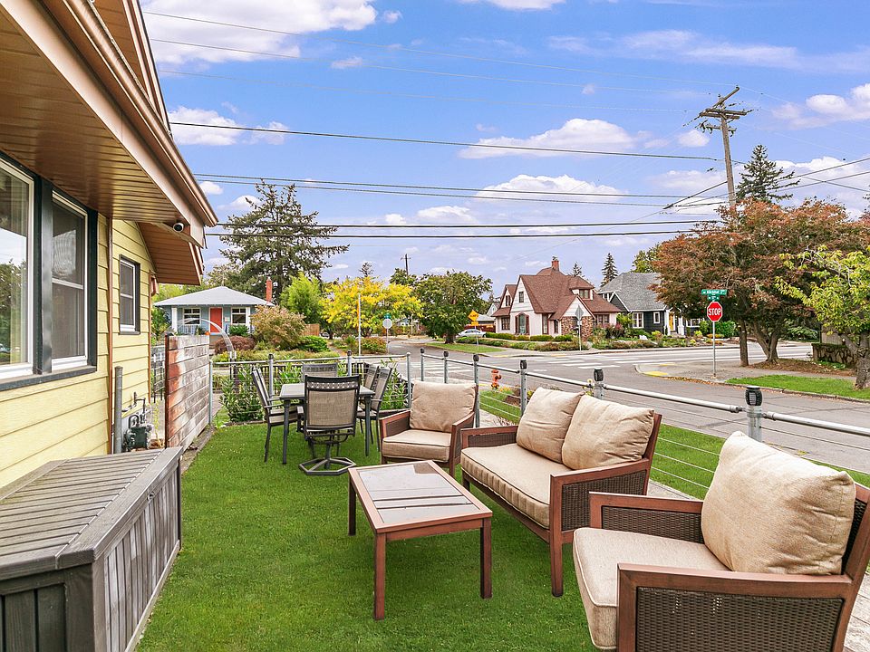 Raised patio with bbq