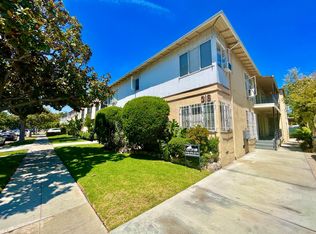Very Bright Second Floor Front Unit With Hardwood Floors, Beverly Hills, CA 90211
