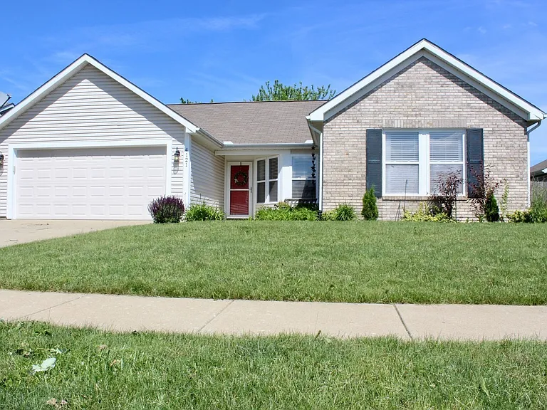 4121 Langley Dr — Photo 1