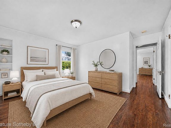 4th image of 27786 California Dr NE