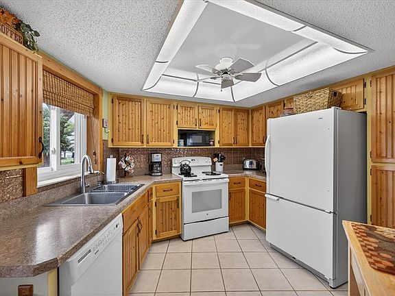 3rd image of 6336 Shane Ln